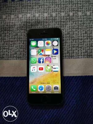 IPhone 5S, 16 GB memory. Good condition, charger, bill. And