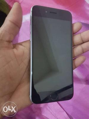 Iphone 6s. Space grey.. 16 gb.. 1 yr used. Only