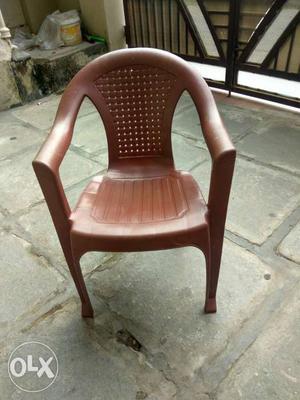 Rs 100, good condition chair