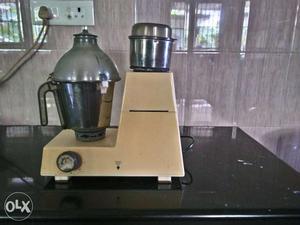 Sumeet Mixer Grinder With Two Jars. Perfectly working