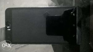 Asus zenfone selfie, 5.5 inch super HD screen,
