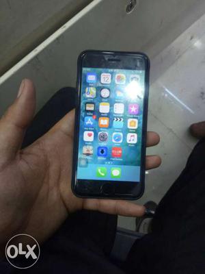 I phone 7 32 gb 1 month old complete accessories