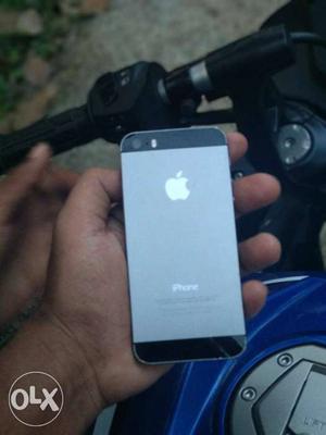 Iphone 5S 16GB full box 10mnth no exchange