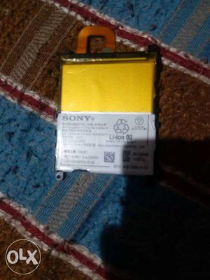 Sell Sony z1 battery  mah God condition only