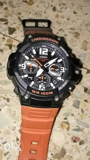 1 month old only Casio with case with warrant