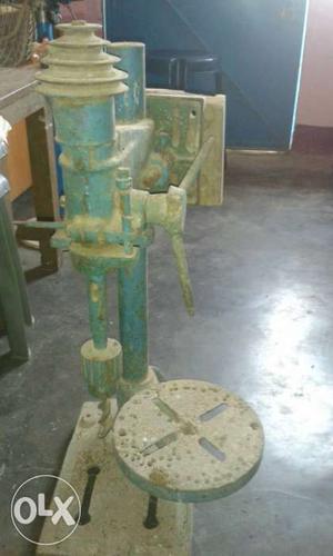 1 set dril machine with moter+ 1set wood kharad... urgent