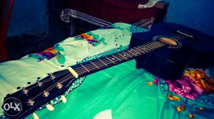 Balck Acoustic Guitar