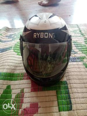 Black And White Rybon Full-face Motorcycle Helmet