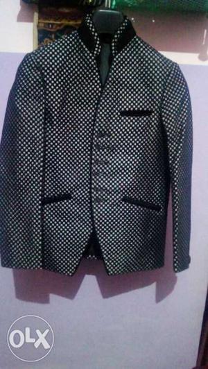 Blazer for 8 to 10 year old boys new only just