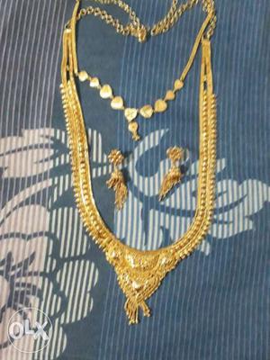 Gold-colored Chain Necklace With Pair Of Earrings