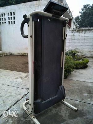 Manual tredmill for excercise. good condition.