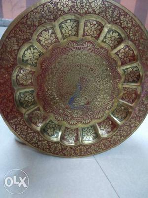 Round Gold-colored Floral Decorative Plate