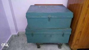 2 iron trunks in a very good condition (fixed