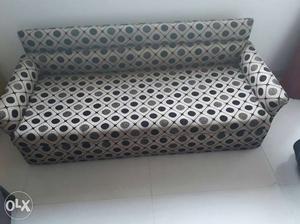 3 seater sofa in a very good condition