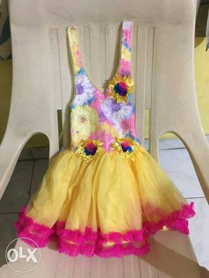 Baby girl colorful looking frock size: 20 cm
