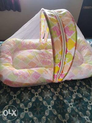 Baby net bed fresh piece, price negotiable