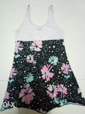 Girls swim suit Suitable for 3-5 yrs