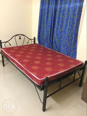 Good quality cott and mattress with 1 year replacement