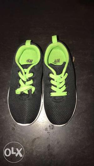 H & M pair of shoes for kids. size eur 28, us