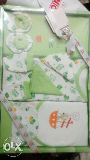 Imported newborn kids gift set dress sheet socks