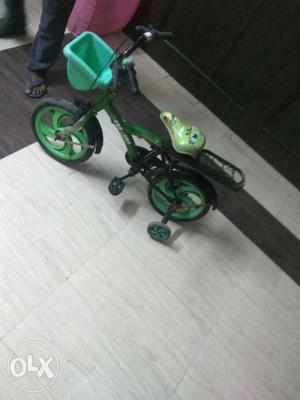 Kids cycle good condition smooth running age 3 to