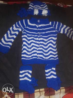 Knitting sweater for infants o-5 months full set.