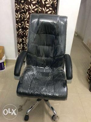 Office hydrolic rolling chair, New chair last 3