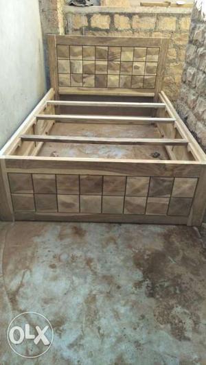 Pure shisam wood. diomand single bed with box.