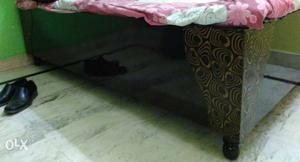 Single bed, size 6×4 ft