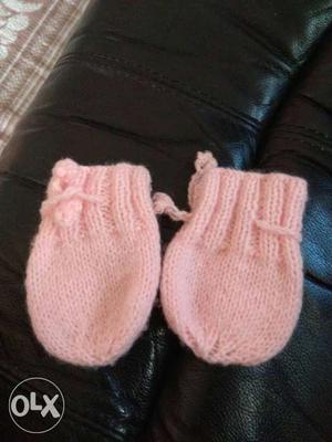 Unused new born gloves... Can be used till 6 months