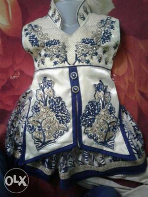 Women's White And Blue Floral Sleeveless Dress