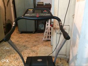 Automatic treadmill in good working condition. (