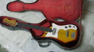 Electric Guitar Old but in Good Condition.