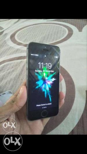 IPhone 5S 16GB space grey Mint condition Only