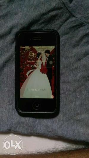 Iphone 4s: Awesome condition comes with screen