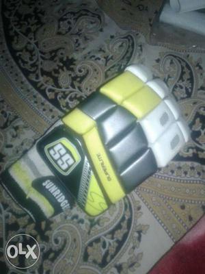 Right hand one gloves superb condition no left