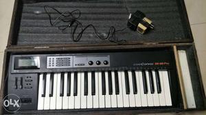 Roland Sk pro 88 mini keyboard 37 key with hard case