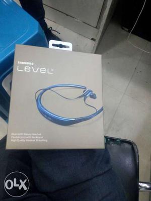 Samsung Level Neckband Box