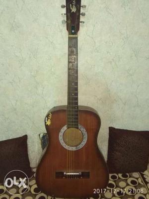 Star acoustic guitar old only for beginners not