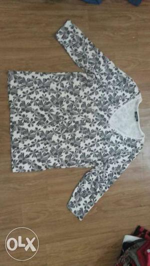 White And Black Floral Long-sleeved Shirt