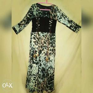 Black And Multicolored Print Scoop-neck Long-sleeved Long