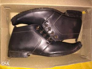 Black Leather Chukka Boots With Box
