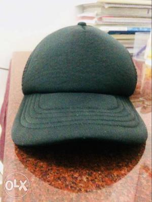 Black cap... 1 week used..bougt it for 400rs..no