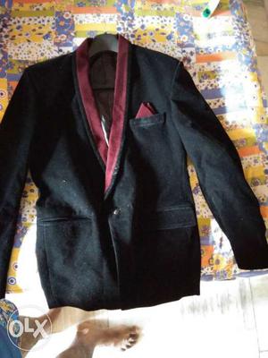 Black velvet jacket with maroon borders Perfect