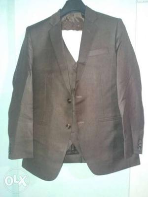 Brand new suit for sale with blazer, pant and