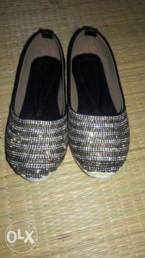 Glittered Gray-and-black Leather Flats
