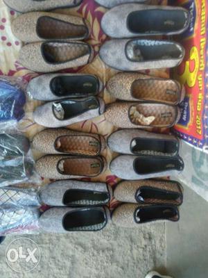 I have sale my lady's shoes 100 each good quality.