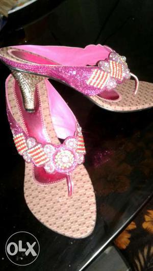 Imported pinky blash goldheel designer footwear 1time use