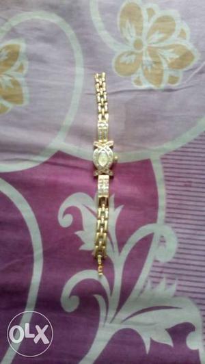 Its a ladies watch.stylish and party wear.