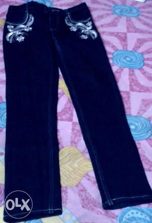 Jeans for girls at very low price.Size 28.Brand new. PRICE